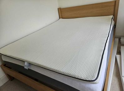 Like-new King Wooden Bed, Mattress and Topper (All Emma brand) 150x200