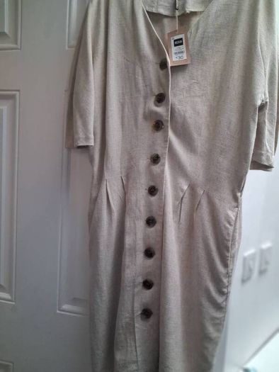 Ladies dress...Gallery..NEW