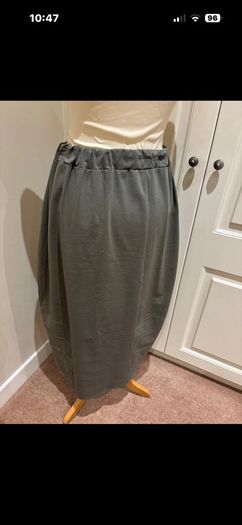 Art size 12 khaki skirt