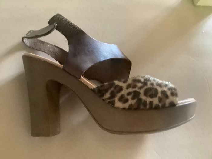 Almatrichi No Pain Leather Sandals