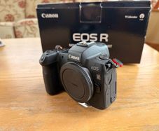 Canon EOS R Body, box, strap, battery & charger.