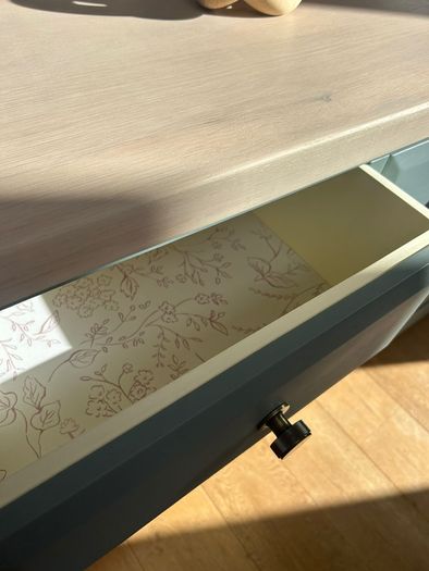 sideboard / dresser