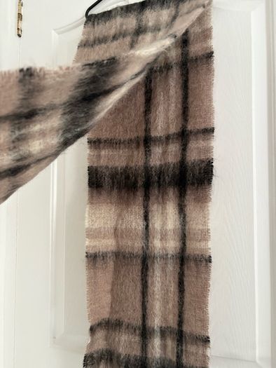 woman scarf