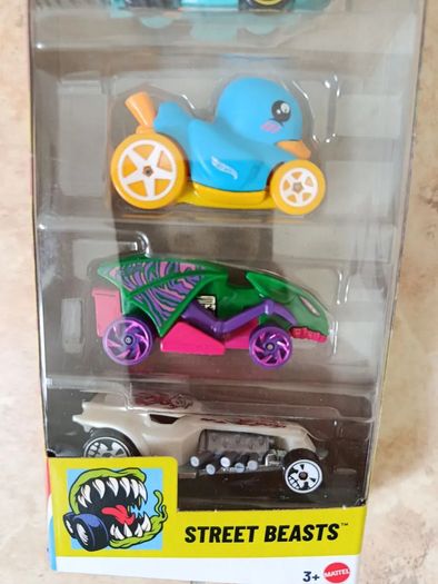 Hot Wheels 2025 Street Beasts die-cast 1:64 5-Pack (JBJ90 JA10C) NEW & SEALED