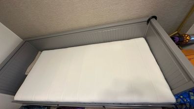 Vesteroy single mattress