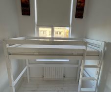 Loft bed / high sleeper