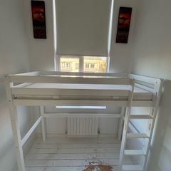 Loft bed / high sleeper