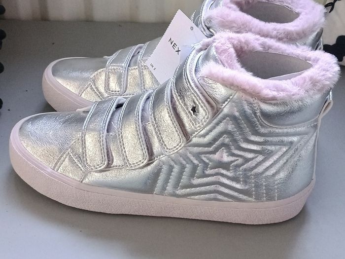 Girls trainers