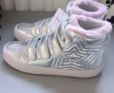Girls trainers