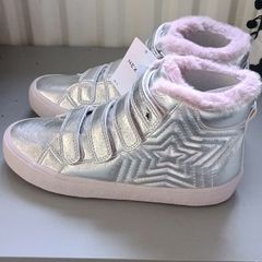 Girls trainers