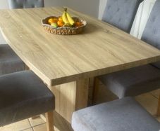 table and 6 chairs