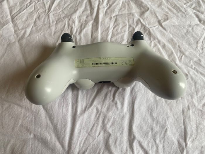 PS4 Slim 500GB White Controller Fully Working