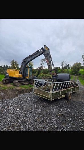 Silage wheel pushers