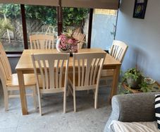 table and 6 chairs