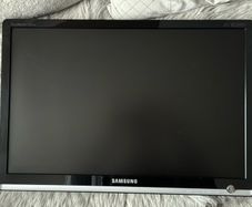 Samsung Monitor 22 inch wall bracket included