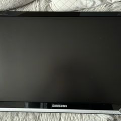 Samsung Monitor 22 inch wall bracket included