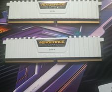 Corsair Vengeance 2x 8GB DDR4