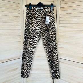 Leopard print jeans by Topshop