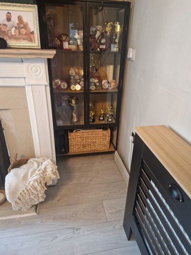 display cabinet
