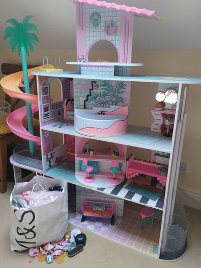 LOL Surprise OMG dolls house with furniture, dolls, accessories
