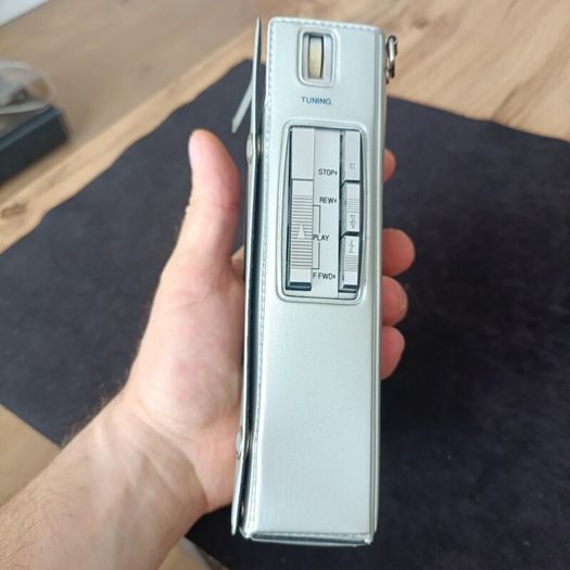 Sanyo M-G32 Personal Stereo Cassette Player