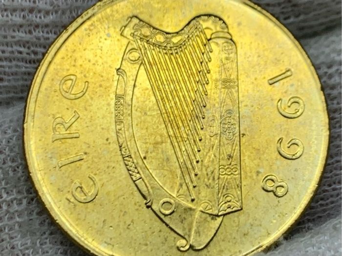 Ireland 1998 20p Coin Stunning Gem Swirling Lustre