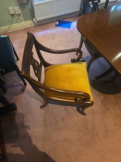 Dining Table And Chairs. 2 End Pieces And 6 Side Ones.  27886