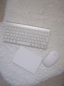 Apple Accessories Bluetooth keyboard, mouse and track pad in perfect condition