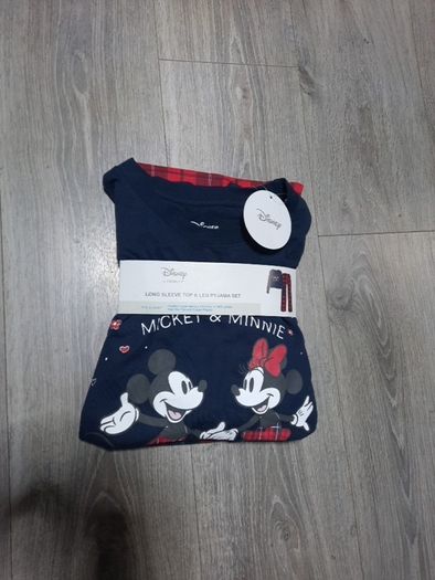 ladies Disney mickey and Minnie pjs