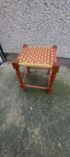 old vintage sugan stool ,,nice used condition, sold as seen, see pictures for condition ,buyer collects or pays postage,