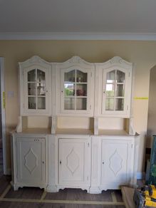 Large Mahogany cabinet hutch