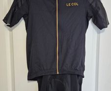 le col hors categorie black/gold kit
