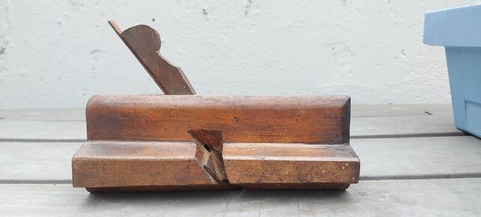 Tub of antique wooden plains