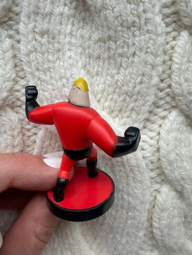 Mr Incredible Disney Pixar The Incredibles 2 Mini Blind Figure JAKKS CAKE TOPPER Used Pleaase  look at the pictures