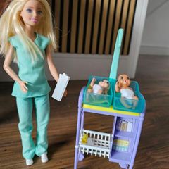 Barbie doctor set with 2 dolls