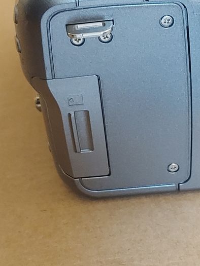 Schneider-KREUZNACH, Variogon 35mm-430mm(Equivalent) AF 12 x Optical Zoom Digital Camera, unsure of the Model, Possibly Kodak Easyshare, no Battery or Memory Card, so cannot test, Excellent cosmetic condition