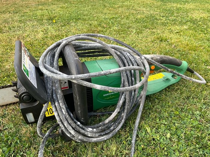 Chainsaw - Electric