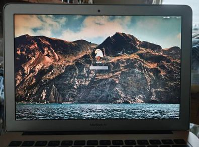 MacBook Air 13-inch For Spares or Parts!