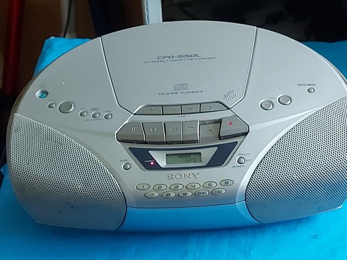 SONY CFD-S15OL CD Radio Cassette-Corder, in excellent cosmetic condition