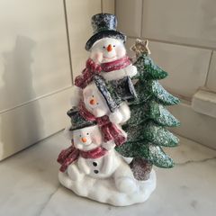 Snowmen with Christmas Tree
