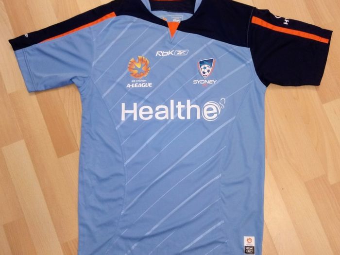 Mint 2006/07 Sydney FC Reebok Home Jersey Size S(adults)