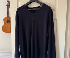 Hugo Boss v neck merino wool sweater XXL