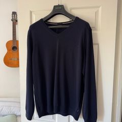 Hugo Boss v neck merino wool sweater XXL