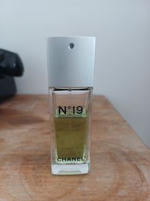 Chanel No 19