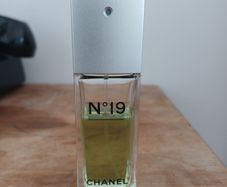 Chanel No 19