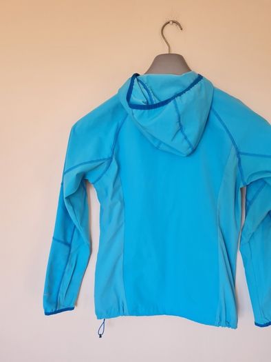 Columbia omni shield hoodie Size small Pit to pit 19" in excellent condition