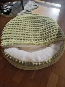 cat bed /small dog bed