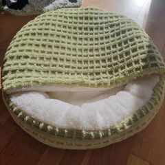 New cat bed /small dog bed