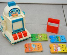 Vintage Toy 1986 Tomy Tomytime Talking Tutor Robot all 50 Cards