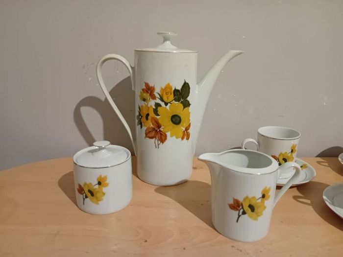 Porcelana Real Brasil design tea set